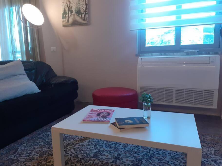 Lake View Apartment Τίρανα Εξωτερικό φωτογραφία