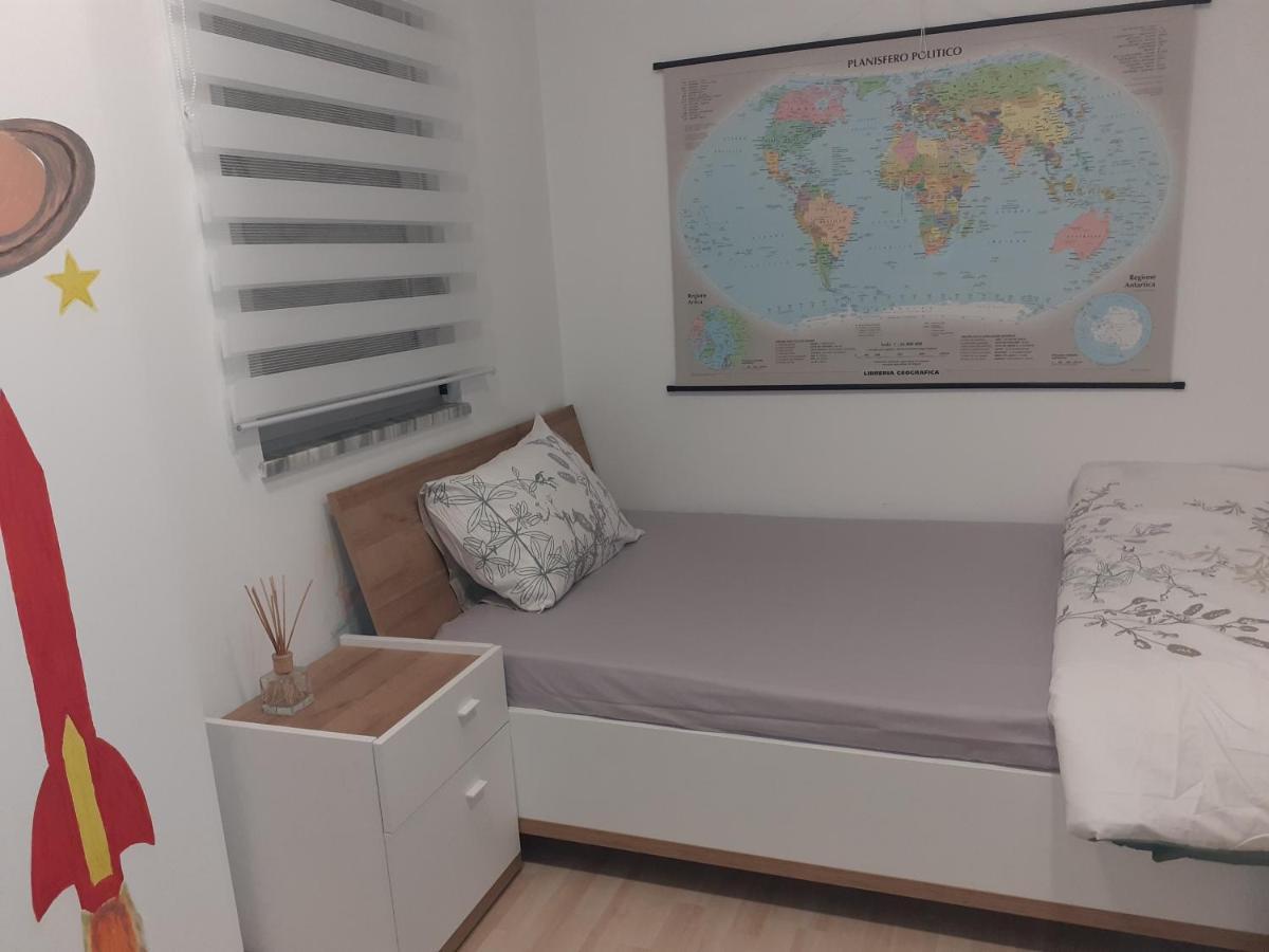 Lake View Apartment Τίρανα Εξωτερικό φωτογραφία