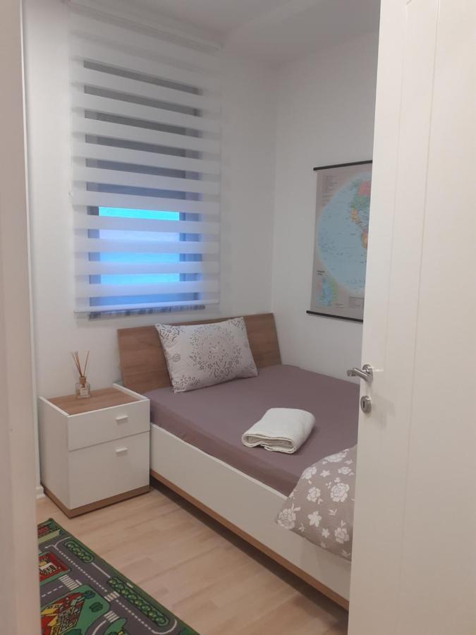 Lake View Apartment Τίρανα Εξωτερικό φωτογραφία