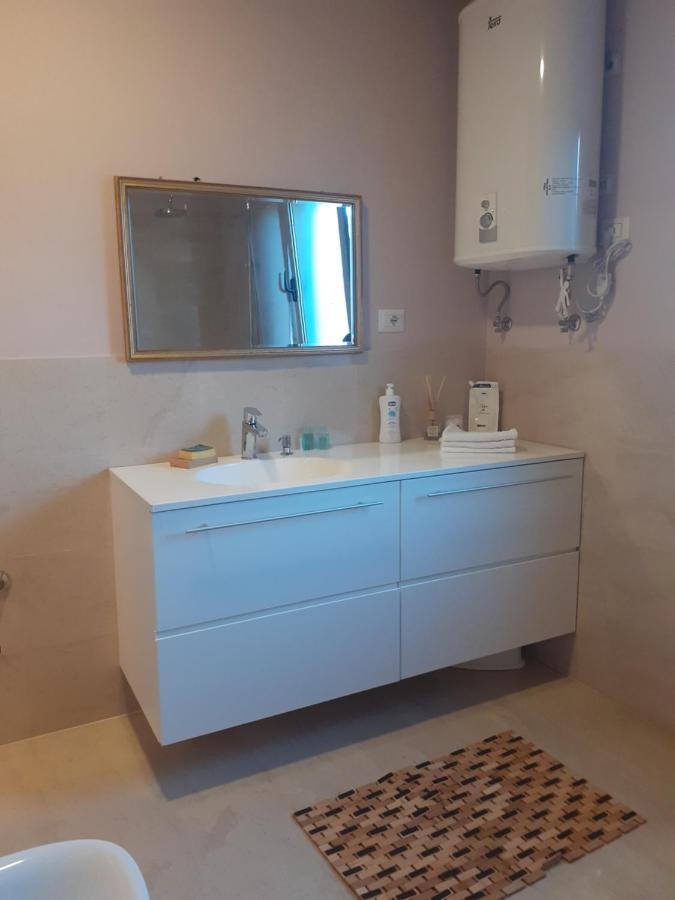 Lake View Apartment Τίρανα Εξωτερικό φωτογραφία
